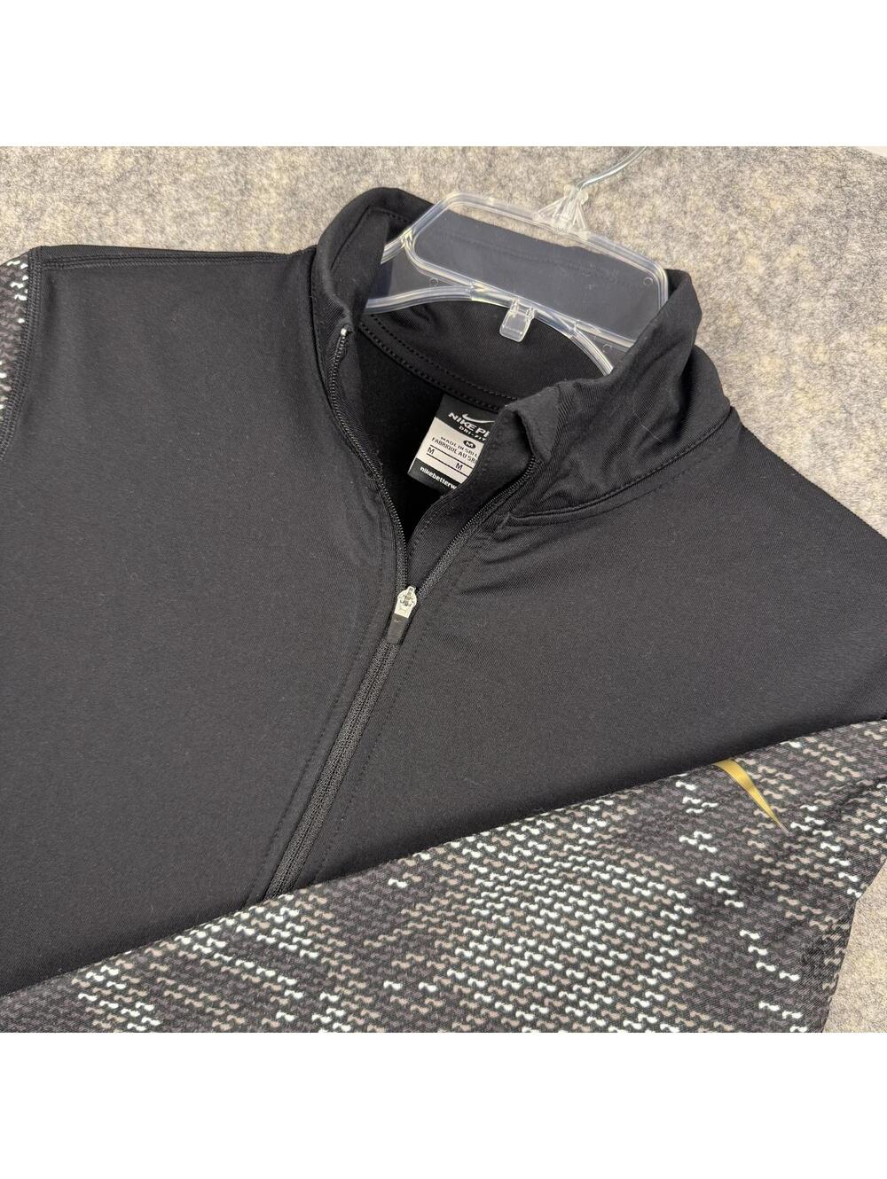 Nike Pro Women’s 1/4 Zip Pullover Black Gray White Size Medium StretchEUC 737